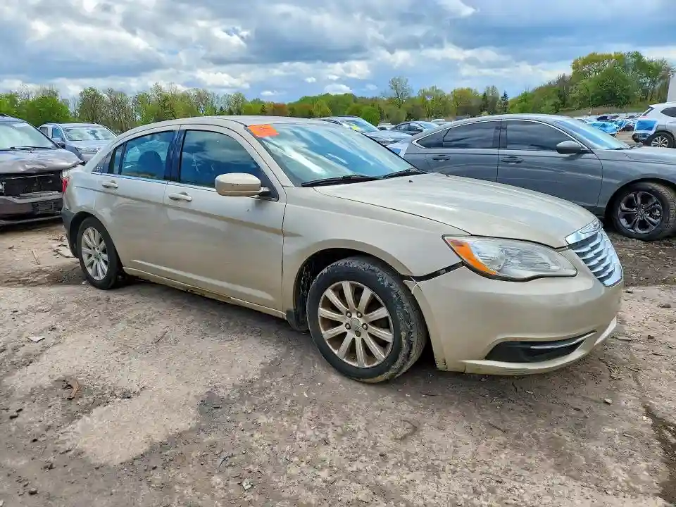 1C3CCBBG7EN114134 2014 CHRYSLER 200-3