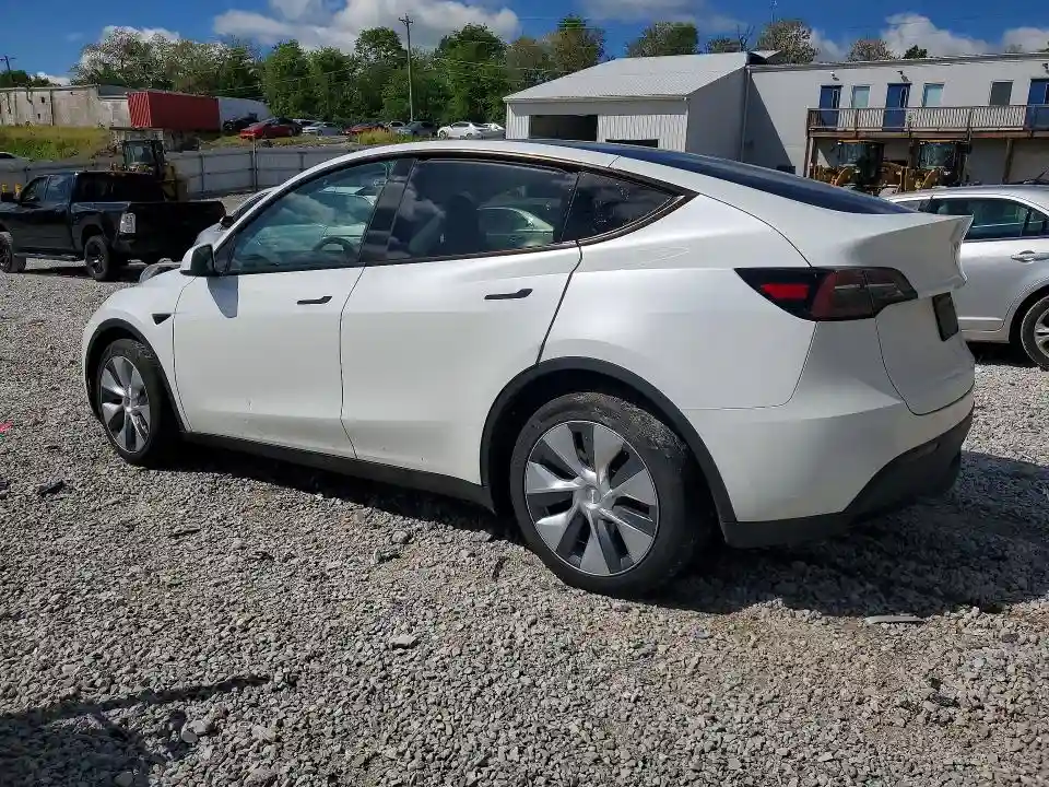 7SAYGDEE4PA095457 2023 TESLA MODEL Y-1