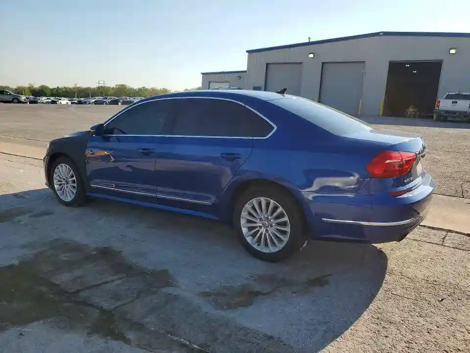 1VWBT7A35GC011471 2016 VOLKSWAGEN PASSAT-1
