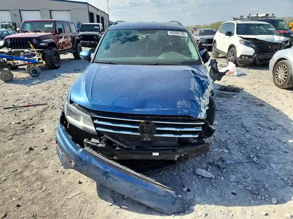 3VV0B7AX8JM018454 2018 VOLKSWAGEN TIGUAN-4