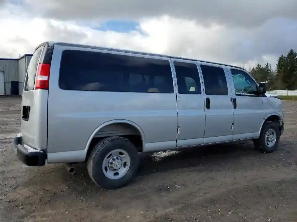 1GAZGNFP1S1262331 2025 CHEVROLET EXPRESS-2