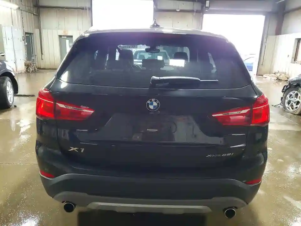 WBXHT3C38J3H33694 2018 BMW X1-5