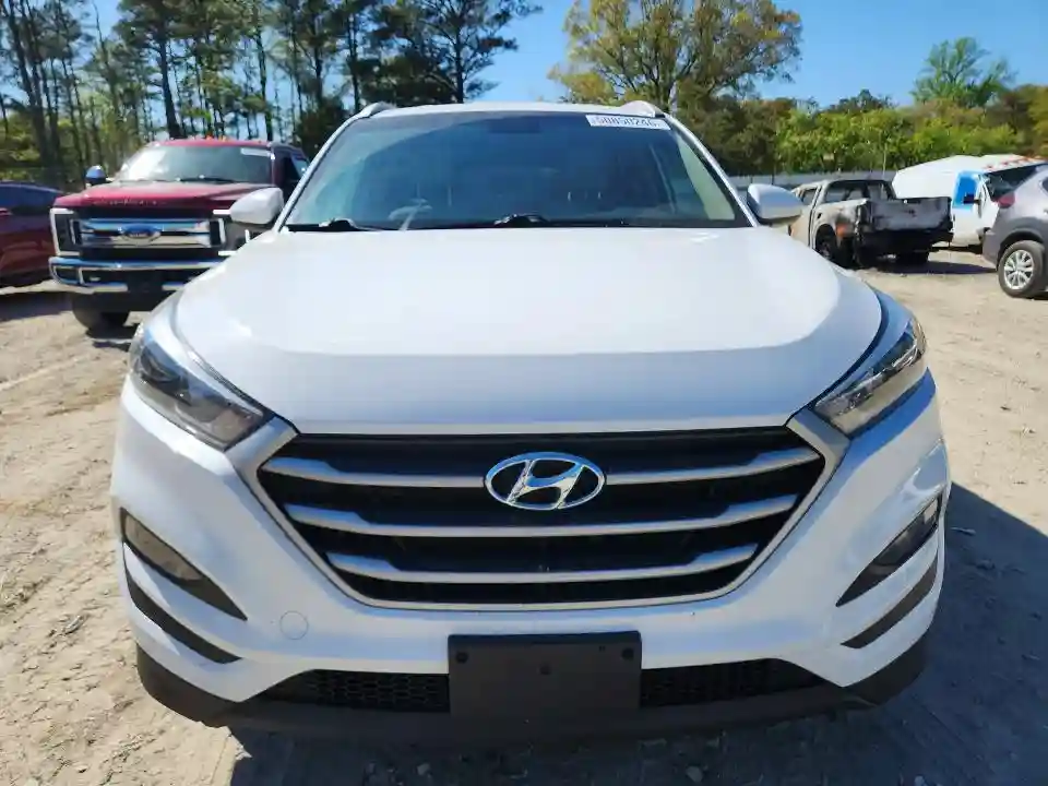KM8J3CA49JU743941 2018 HYUNDAI TUCSON-4