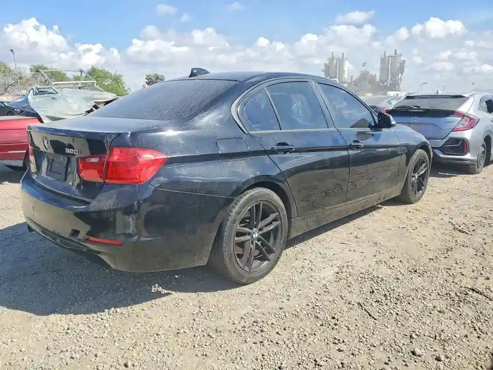 WBA3B1C52FK135821 2015 BMW 3 SERIES-2
