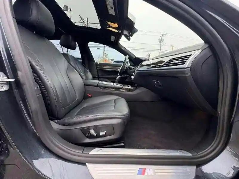 WBA7E2C58KB218257 2019 BMW 7 SERIES-4