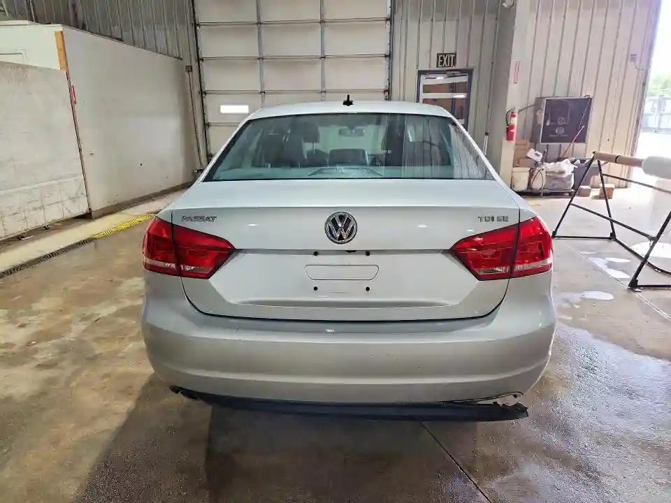 1VWBV7A34FC058869 2015 VOLKSWAGEN PASSAT-5