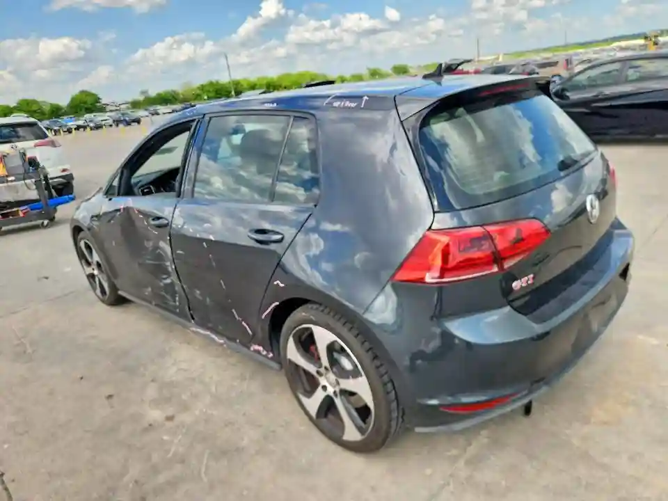 3VW447AU0GM043547 2016 VOLKSWAGEN GTI-1