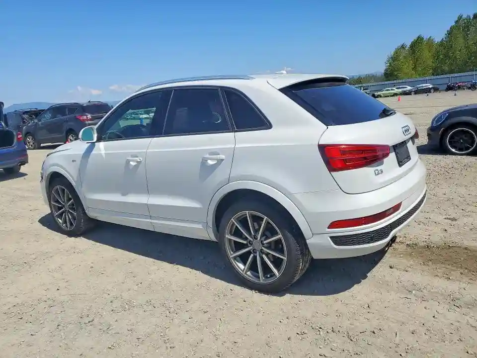WA1BCCFS6JR033442 2018 AUDI Q3-1