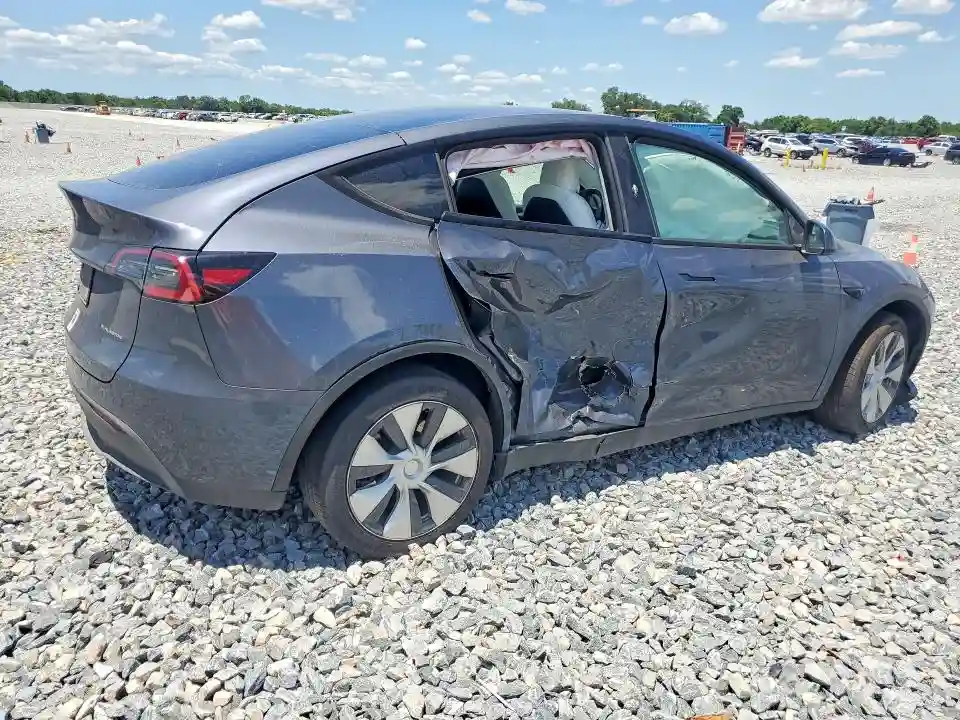 7SAYGDEEXPF619620 2023 TESLA MODEL Y-2