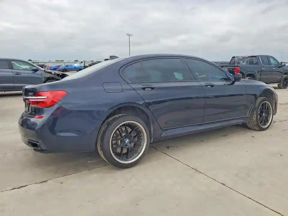 WBA7F0C5XJGM24179 2018 BMW 7 SERIES-2
