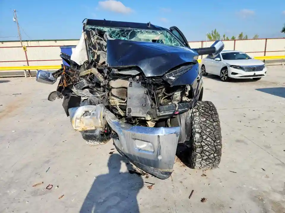 3C6UR5NL1GG260301 2016 RAM 2500-4