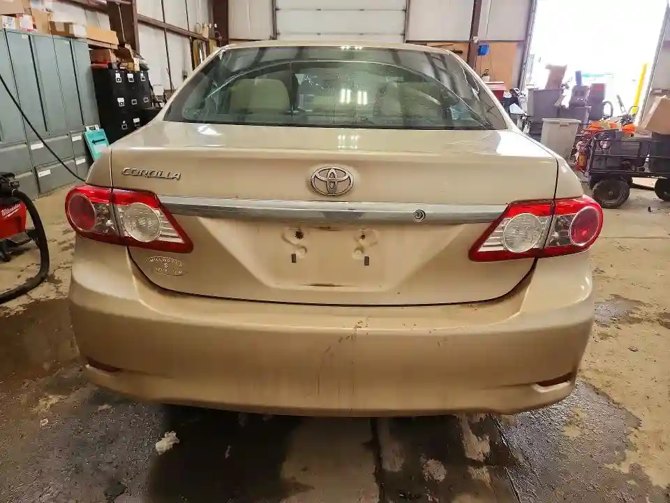 2T1BU4EE9CC876083 2012 TOYOTA COROLLA-5