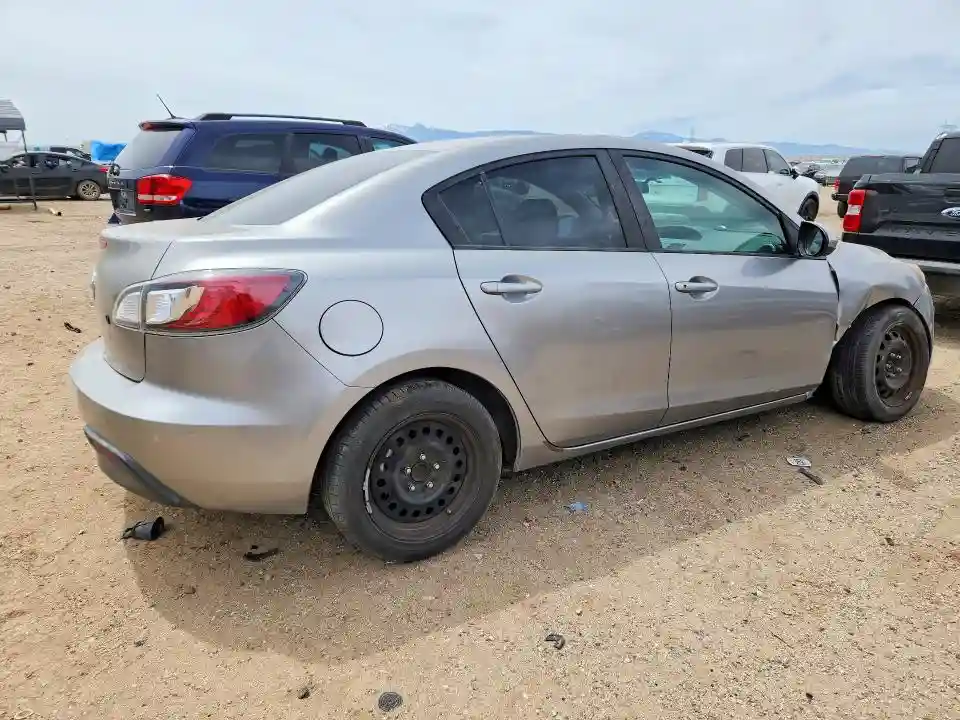 JM1BL1UGXB1384024 2011 MAZDA 3-2
