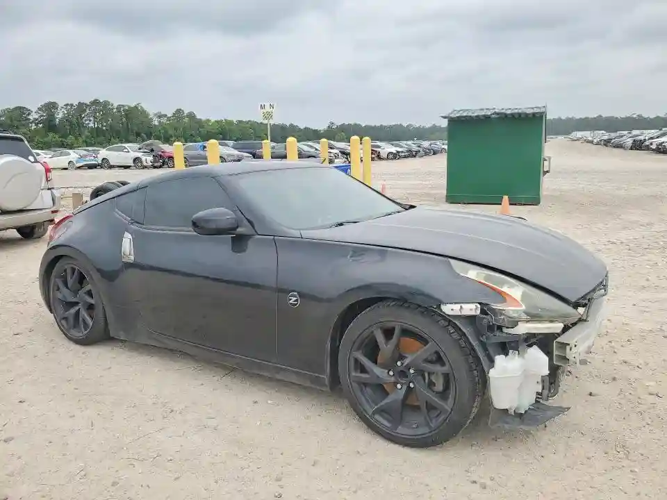 JN1AZ4EH7JM572440 2018 NISSAN 370Z-3