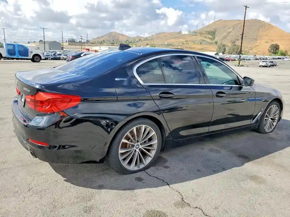 WBAJA9C53KB393607 2019 BMW 5 SERIES-2