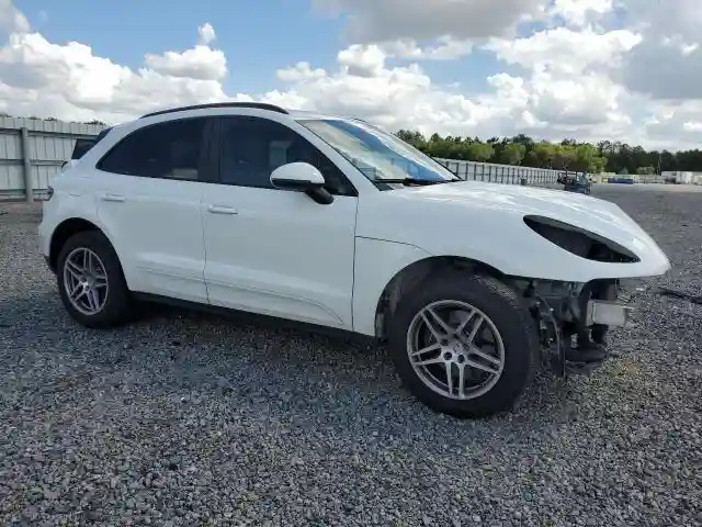 WP1AA2A53JLB03192 2018 PORSCHE MACAN-3