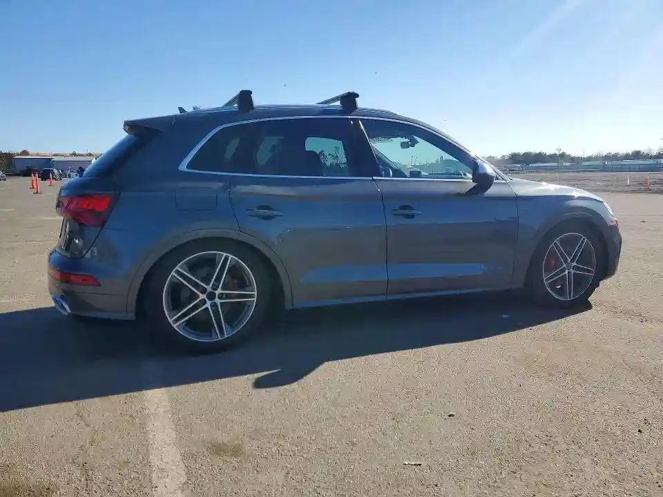 WA1A4AFY4J2180014 2018 AUDI SQ5-2