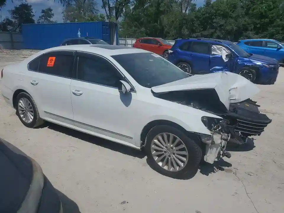 1VWBS7A3XGC038605 2016 VOLKSWAGEN PASSAT-3
