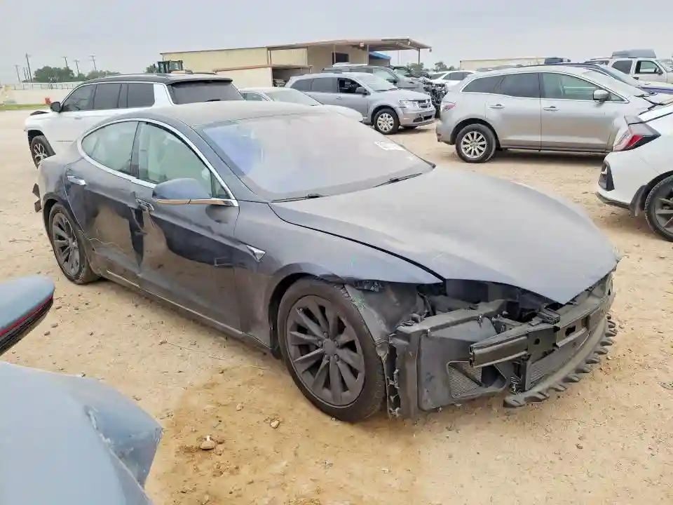 5YJSA1E24JF263228 2018 TESLA MODEL S-3