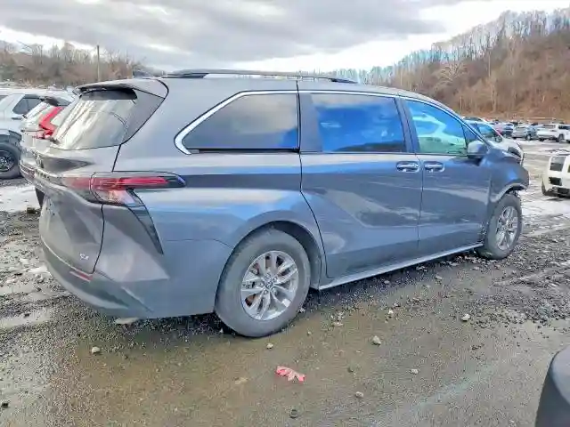 5TDYRKEC6SS242010 2025 TOYOTA SIENNA-2