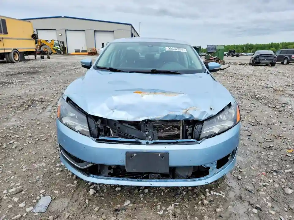 1VWBN7A34DC002900 2013 VOLKSWAGEN PASSAT-4