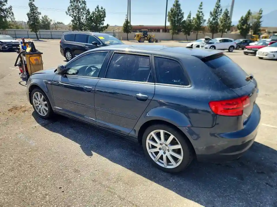 WAUKEAFM6CA103462 2012 AUDI A3-1