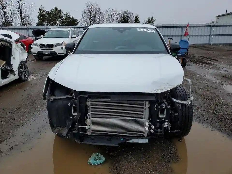 WA1DECF36R1085644 2024 AUDI Q3-4