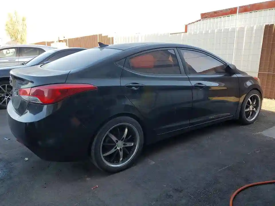 5NPDH4AE8CH086600 2012 HYUNDAI ELANTRA-2