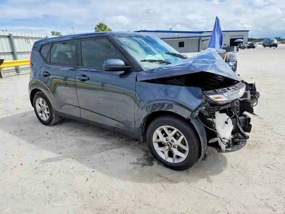 KNDJ23AU6L7732128 2020 KIA SOUL S-3