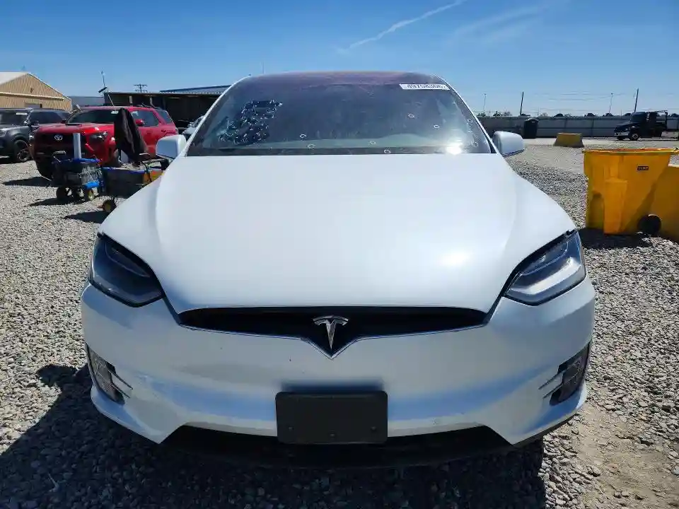 5YJXCAE21KF183015 2019 TESLA MODEL X-4
