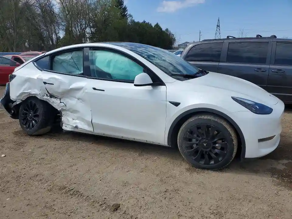 LRWYGDEE6PC110034 2023 TESLA MODEL Y 75-3
