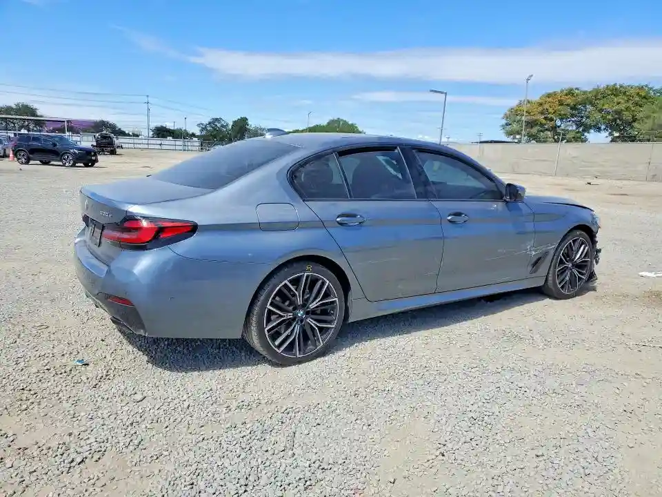 WBA13AG04MCF28779 2021 BMW 5 SERIES-2
