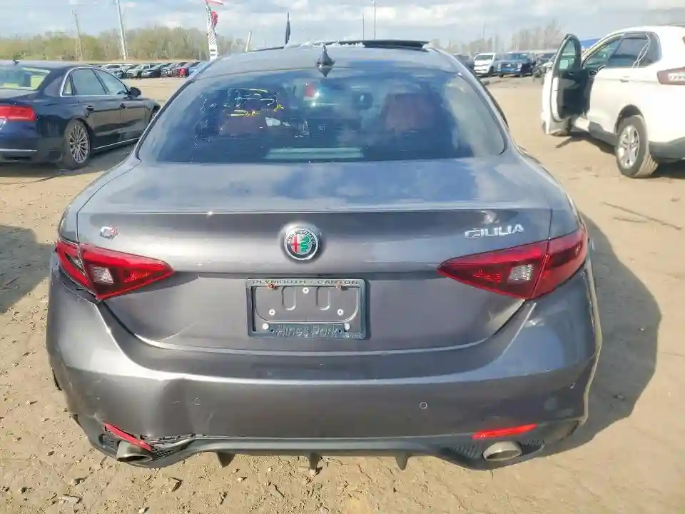 ZARFAEDN9H7555662 2017 ALFA ROMEO GIULIA-5