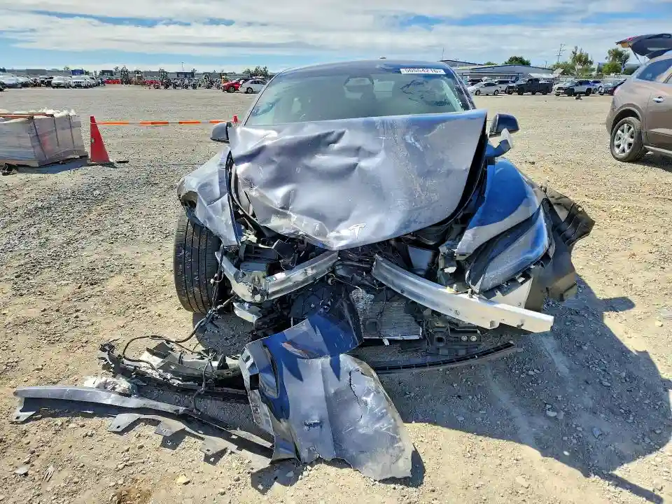5YJ3E1EA8RF738424 2024 TESLA MODEL 3-4