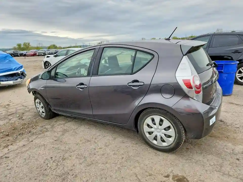 JTDKDTB32D1557109 2013 TOYOTA PRIUS-1