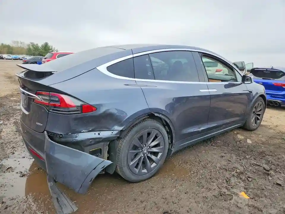 5YJXCBE25JF101694 2018 TESLA MODEL X-2