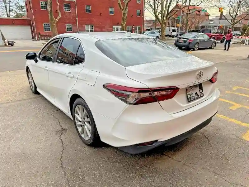 4T1C11AK1MU598688 2021 TOYOTA CAMRY-2