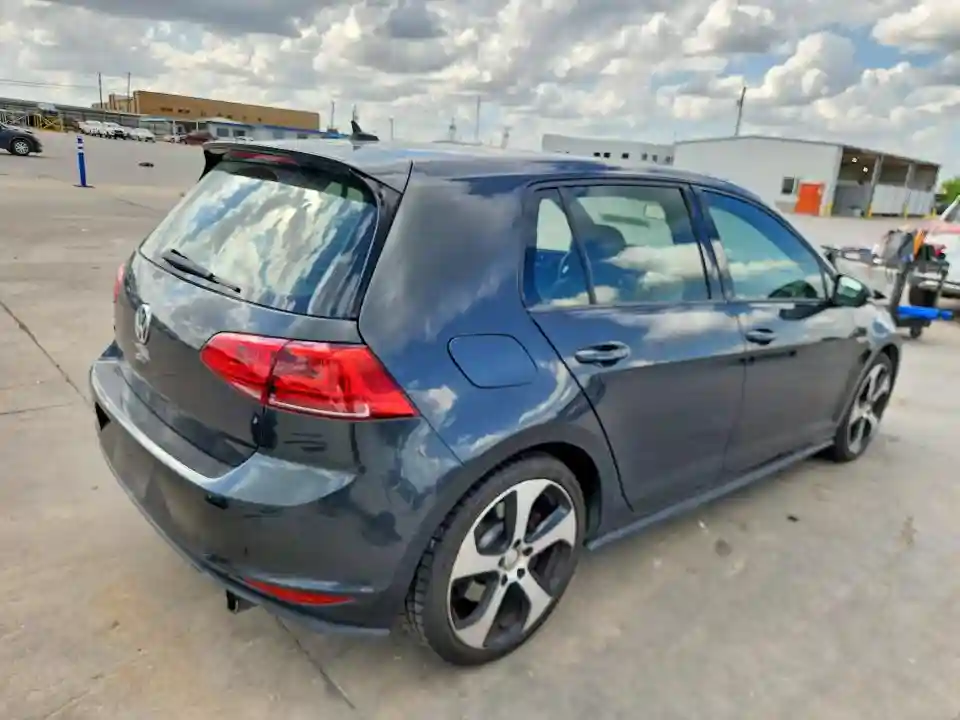 3VW447AU0GM043547 2016 VOLKSWAGEN GTI-2