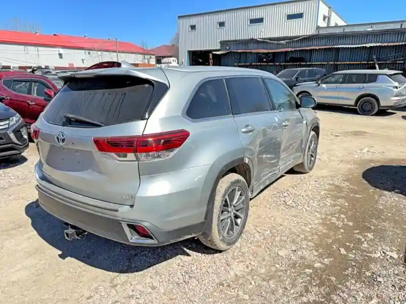 5TDJGRFH6JS050207 2018 TOYOTA HIGHLANDER-3