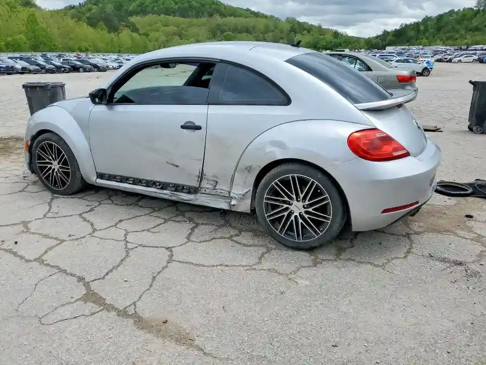3VWFP7AT0CM654082 2012 VOLKSWAGEN BEETLE-1