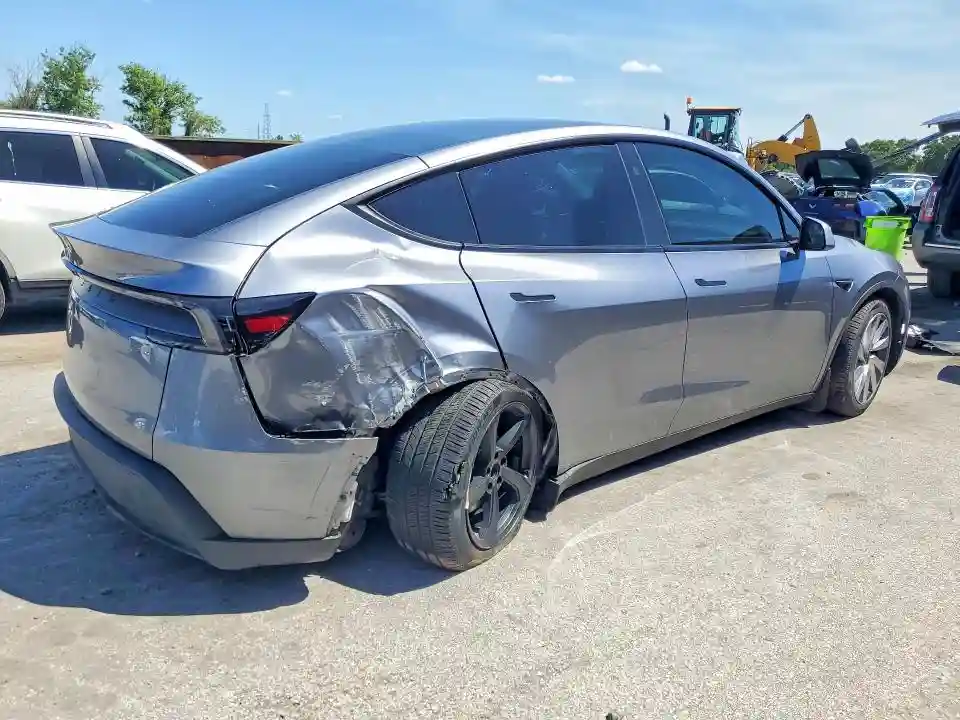 7SAYGDED1TA430045 2026 TESLA MODEL Y-2