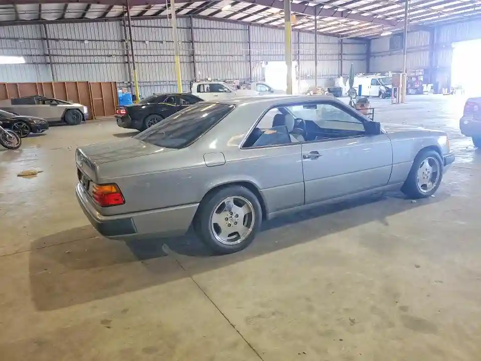 WDBEA50D8JA703536 1988 MERCEDES-BENZ 300-CLASS-2