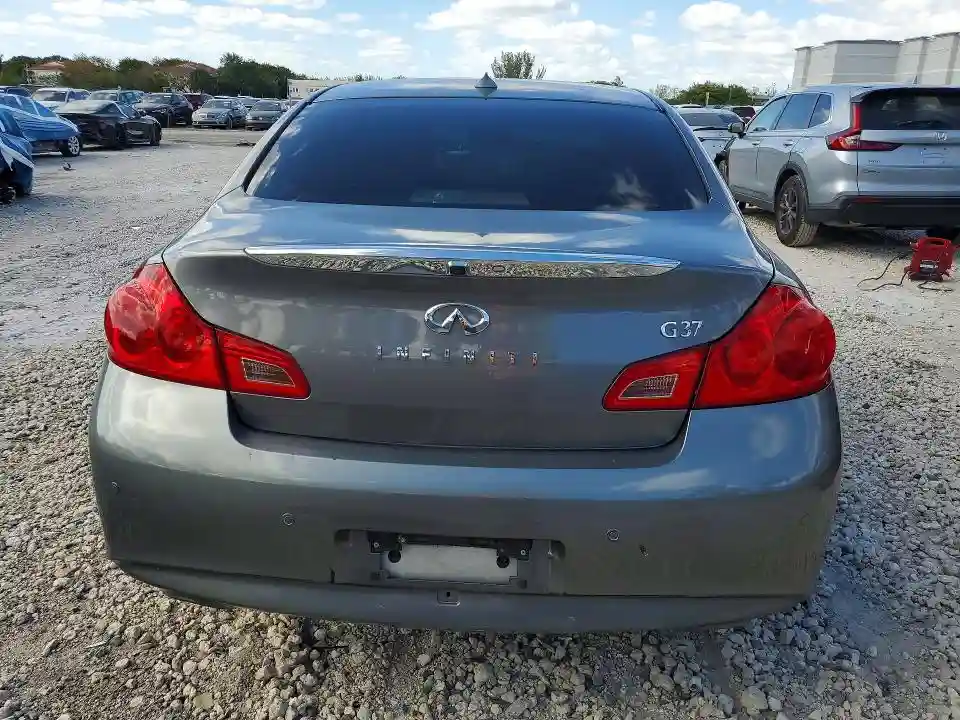 JN1CV6AP5DM304682 2013 INFINITI G37-5