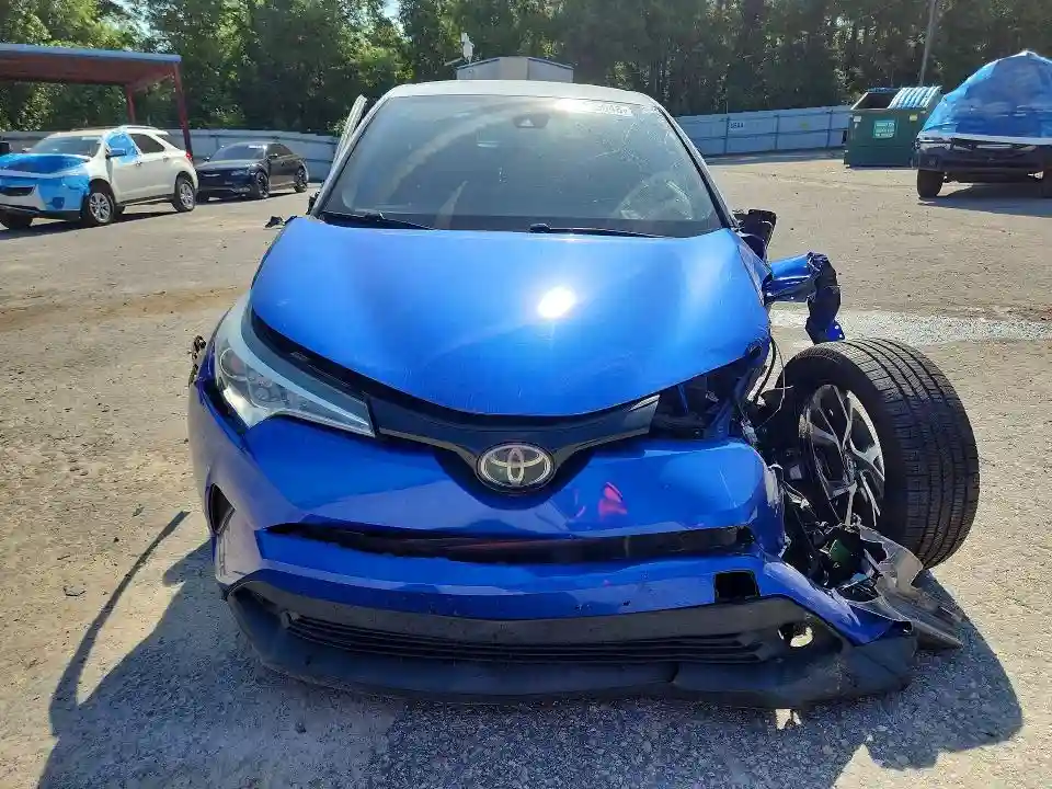 NMTKHMBX9KR089231 2019 TOYOTA C-HR-4