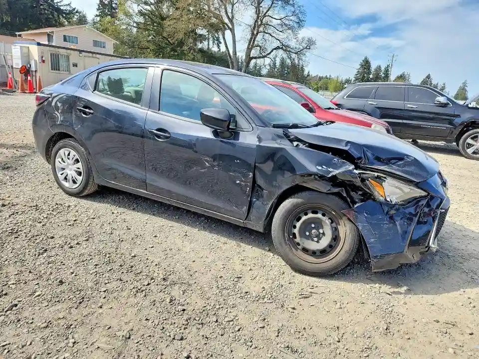 3MYDLBYV8KY522776 2019 TOYOTA YARIS-3