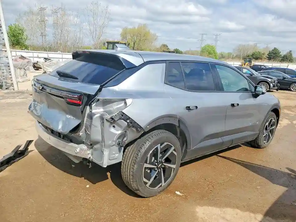 3GN7DMRP0TS105488 2026 CHEVROLET EQUINOX-2