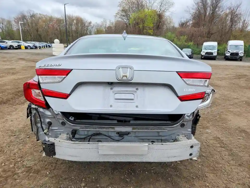 1HGCV1F44JA263930 2018 HONDA ACCORD-5