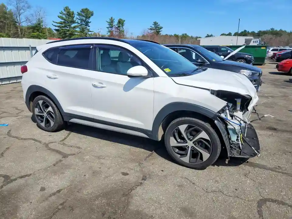 KM8J3CA27JU755665 2018 HYUNDAI TUCSON-3