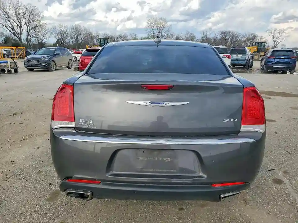 2C3CCAEG0KH689542 2019 CHRYSLER 300-5