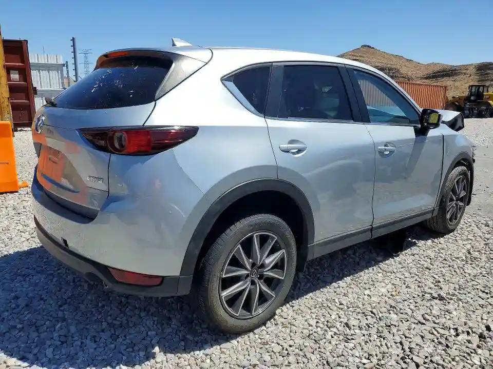 JM3KFACM8J1379599 2018 MAZDA CX-5-2